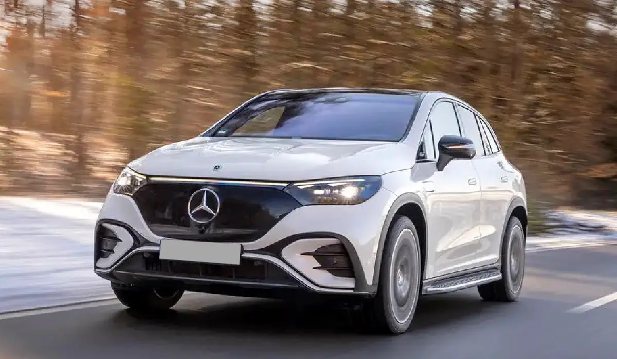 Mercedes-Benz - EQE 500 4Matic - Luxury Car Rentals - Preowned Luxury Car - Exclusive Concierge Club.webp